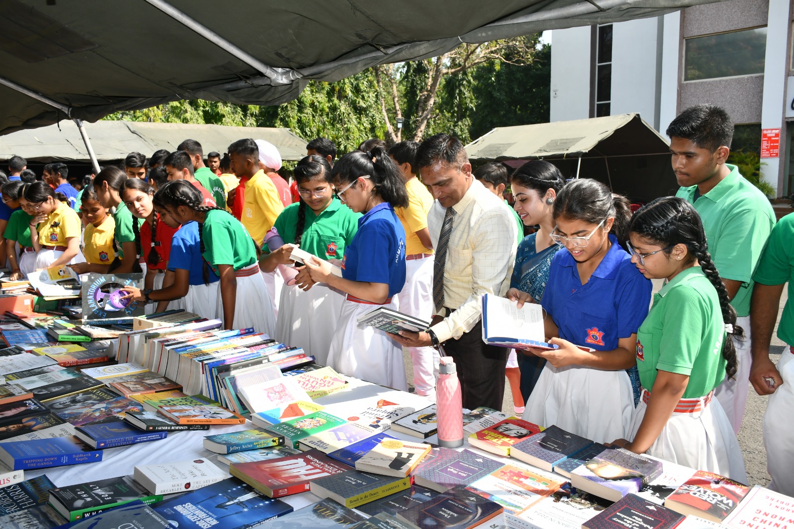 Book Fair: Combat Library Picture 2